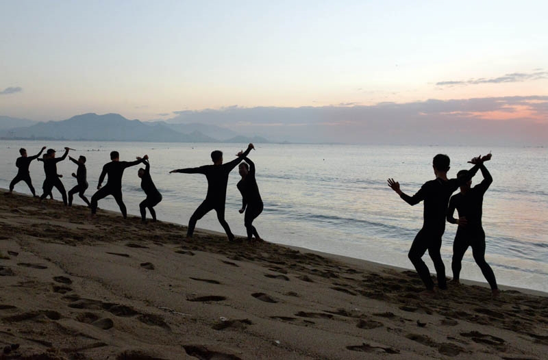 Tiếp cận mục tiêu đánh đối kháng.